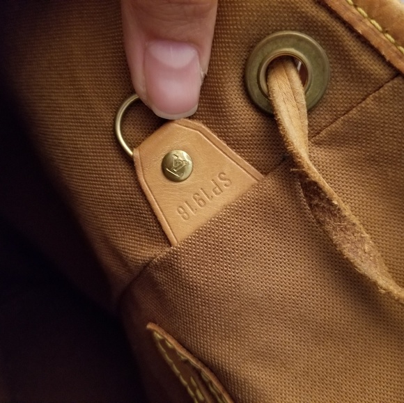 Louis Vuitton Montsouris - Picture 4 of 7